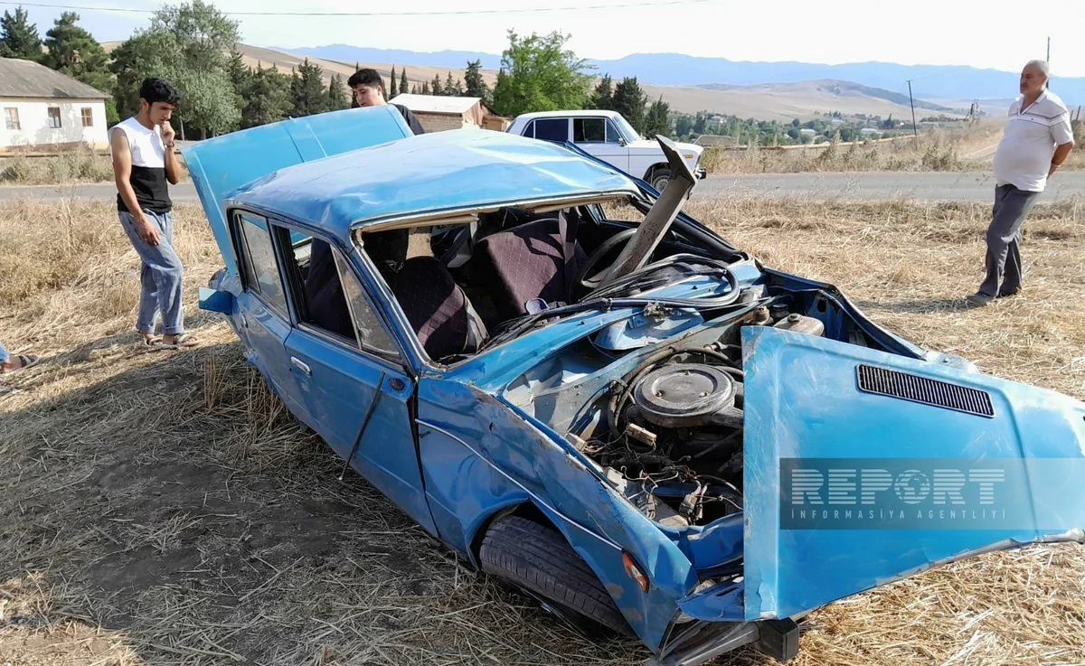 Cəlilabadda minik avtomobili aşıb, sürücü xəsarət alıb