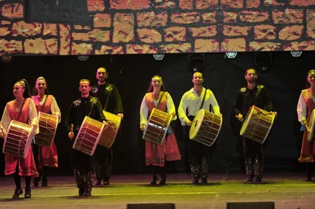 Heydər Əliyev Mərkəzinin parkında Bakının azad edilməsinin 100 illiyi münasibəti ilə konsert olub