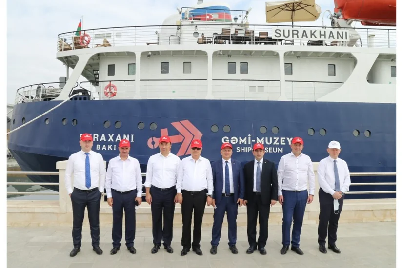 Bir qrup xarici qonaq “Suraxanı” gəmi-muzeyini ziyarət edib