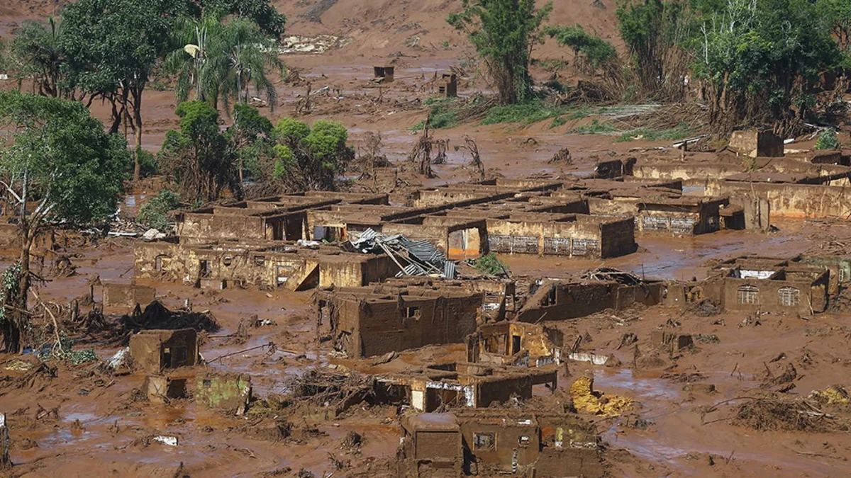 В результате прорыва дамбы в Бразилии погибли 50 человек - ОБНОВЛЕНО - ФОТО - ВИДЕО