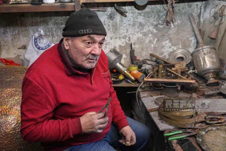 Dəyəri 10 min manat olan samovar, məmur aftafası və nadir əşyalar - Qalayçı emalatxanasından REPORTAJ