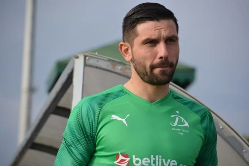 “Neftçi”yə məğlub olan “Dinamo”nun qapıçısı komandanı tərk etdi