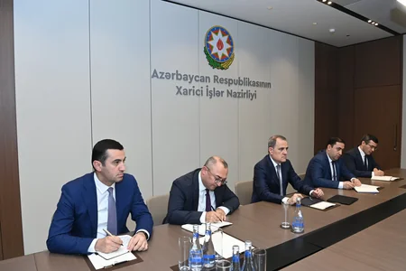 Ceyhun Bayramov ABŞ rəsmisi ilə Azərbaycan-Ermənistan sülh prosesini və bölgədəki vəziyyəti müzakirə edib