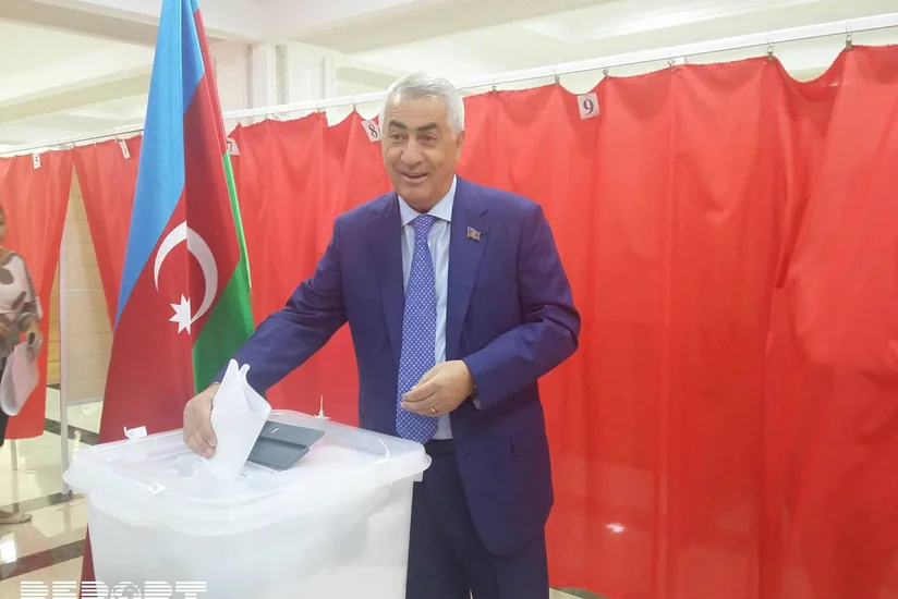 Cavid Qurbanov səs verib - FOTO