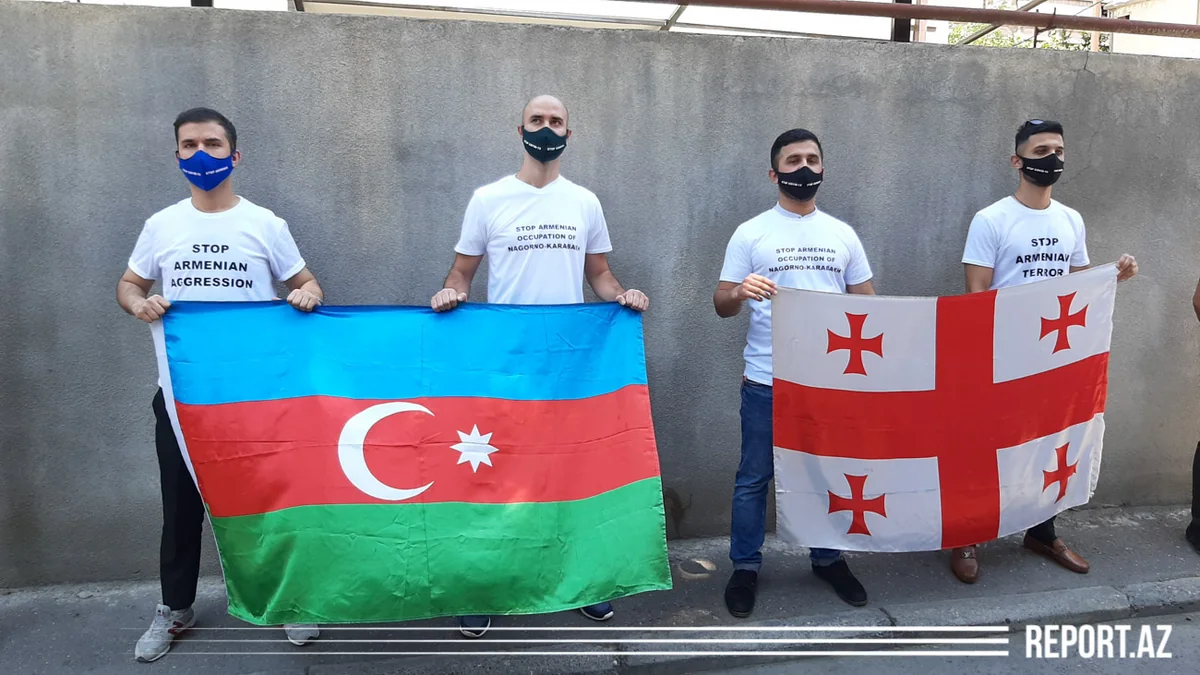 Перед посольством Армении в Грузии проходит акция протеста