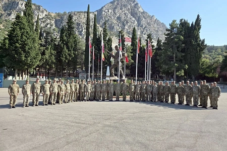 Azerbaijani servicemen participate in commando courses in Türkiye