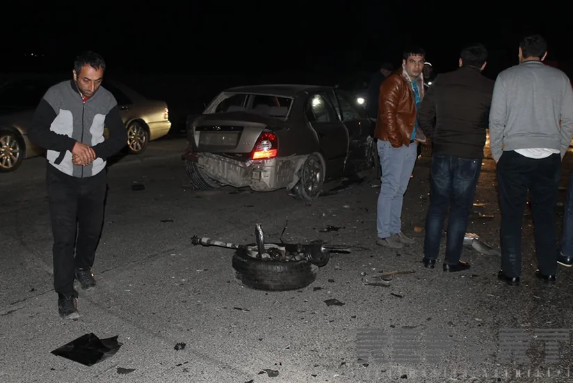 ​Bakı-Quba-Rusiya yolunda üç maşın toqquşub, azyaşlı uşaqlar xəsarət alıb - FOTO