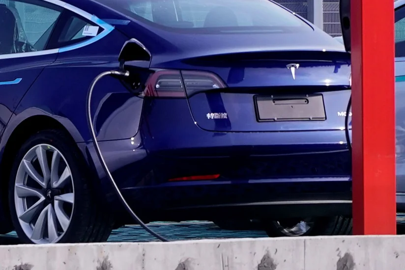 Elektromobillər üçün II və III səviyyə enerji doldurucuları idxal rüsumundan azad edilib
