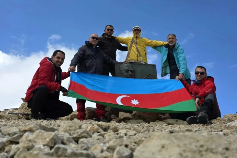 Heydər Əliyev Zirvəsinə yürüş təşkil edilib