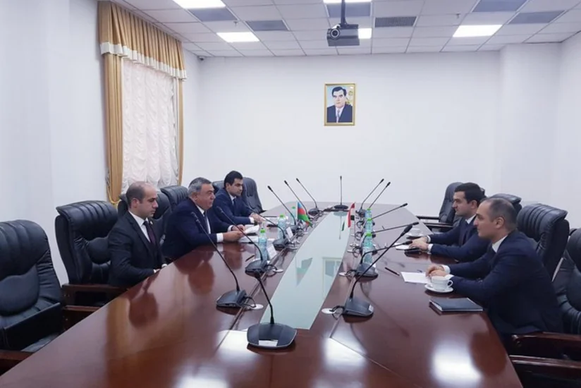 Азербайджан и Таджикистан провели консультации