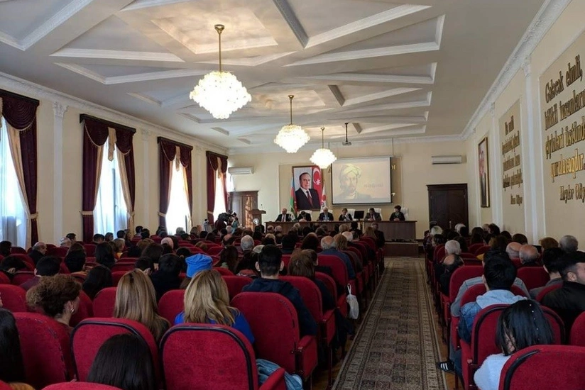 Gəncədə “Nəsimi ili”nə həsr edilən konfrans keçirilib