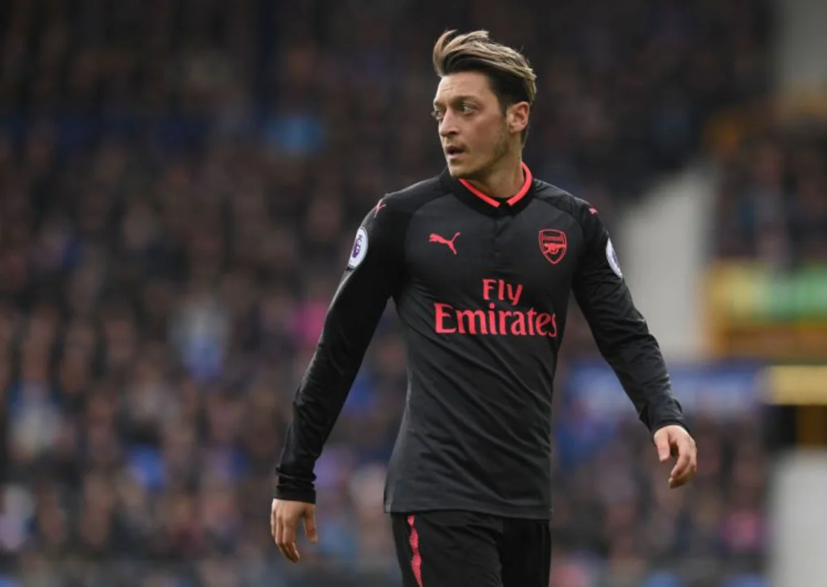 Mesut Özil mövsümü erkən başa vurub