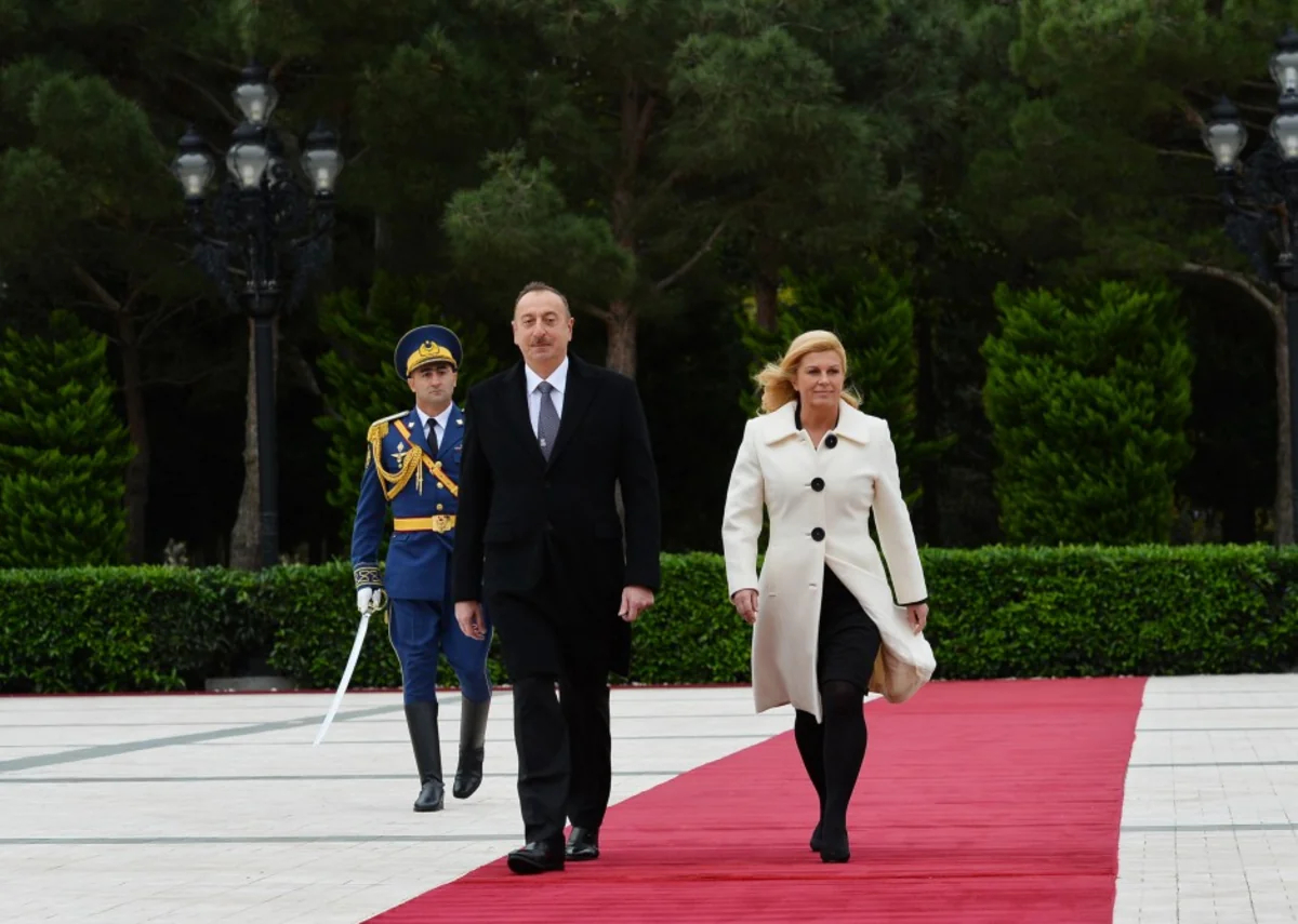 Azərbaycanda Xorvatiya Prezidentinin rəsmi qarşılanma mərasimi olub