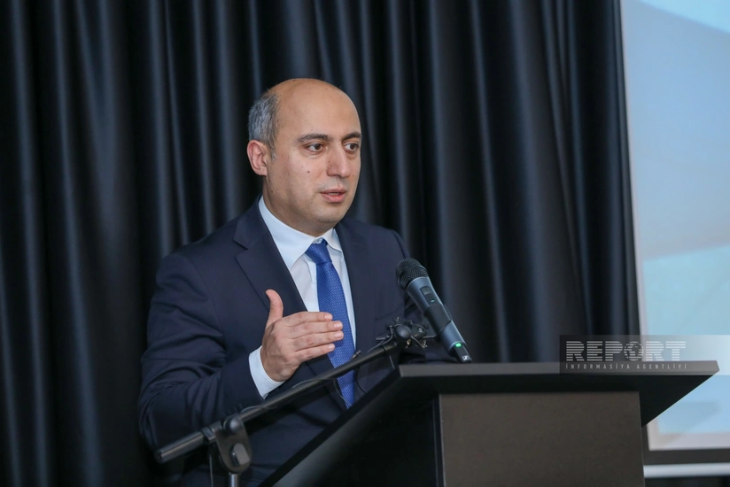 Emin Əmrullayev: Azərbaycan təhsil sistemi dəfələrlə radikal dəyişikliklərə məruz qalıb