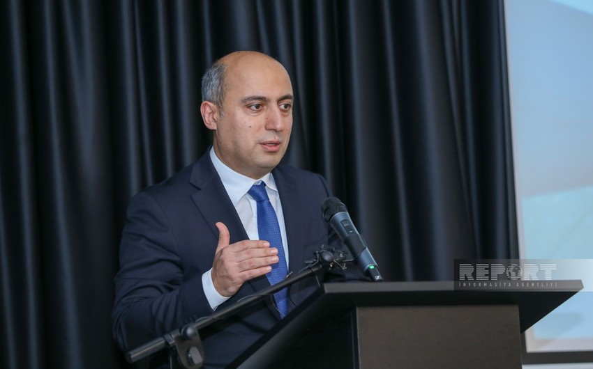 Emin Əmrullayev: Azərbaycan təhsil sistemi dəfələrlə radikal dəyişikliklərə məruz qalıb