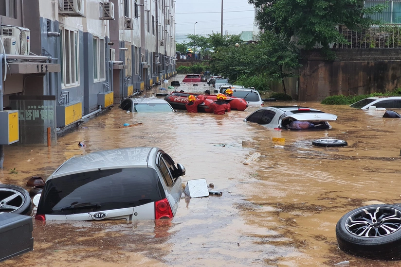 Cənubi Koreyada 12 nəfər leysan yağışların qurbanı olub