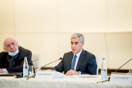 Heydər Əliyev Mərkəzində azad edilmiş ərazilərdə abidələrin bərpası üzrə layihələr müzakirə olunub