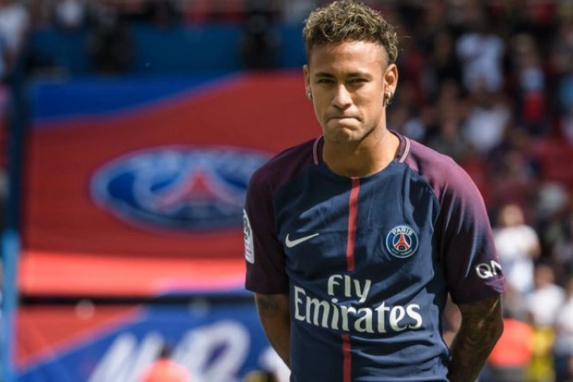 Neymar klubunun düşərgəsinə təyin olunmuş vaxtda qayıtmayıb
