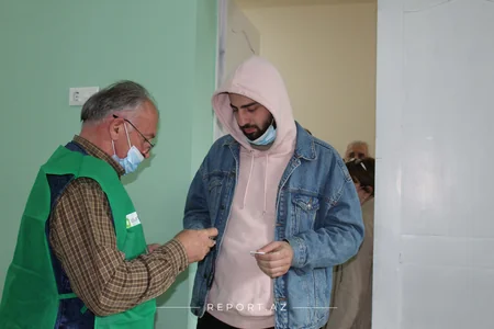 Gürcüstan pandemiya fonunda yeni parlament seçir 