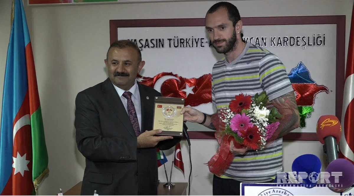 Dünya çempionu Ramil Quliyev İstanbulda Azərbaycan-Türkiyə Dərnəyini ziyarət edib