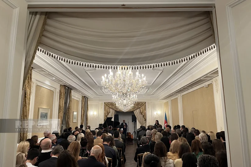 Zəfər Günü Parisdə qeyd edilib