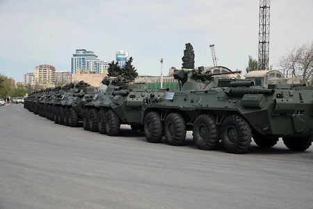 Россия поставила в Азербайджан новую партию современного оружия и военной техники - ВИДЕО