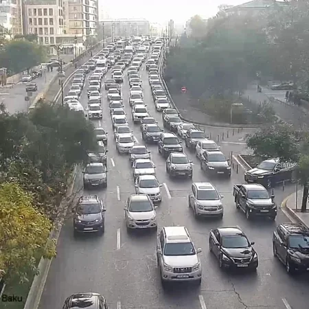 Bakının bir sıra yollarında tıxac yaranıb