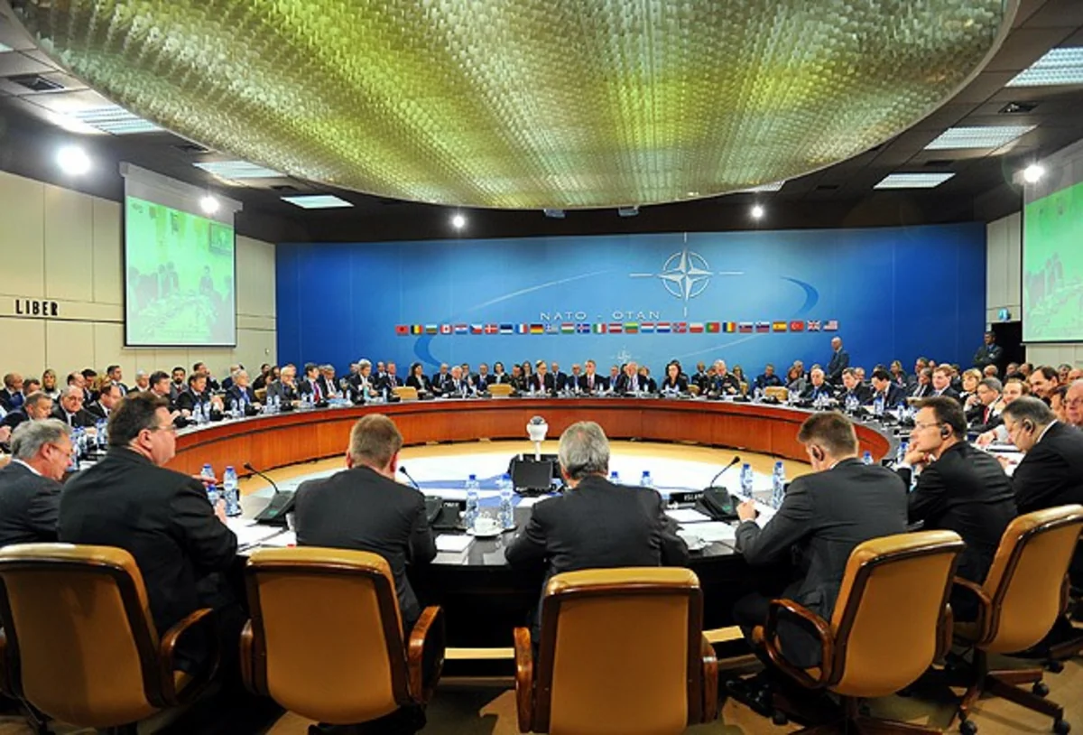 NATO Rusiyanın Ukraynanın şərqindəki separatçılara silah göndərməsini pisləyib