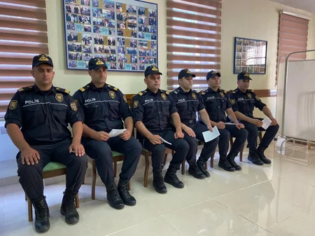 Polis əməkdaşları qanvermə aksiyasında iştirak ediblər