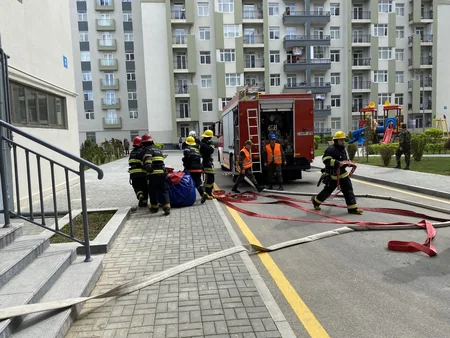 Dövlət Yanğından Mühafizə Xidməti Yasamal yaşayış kompleksində təlim keçirib 