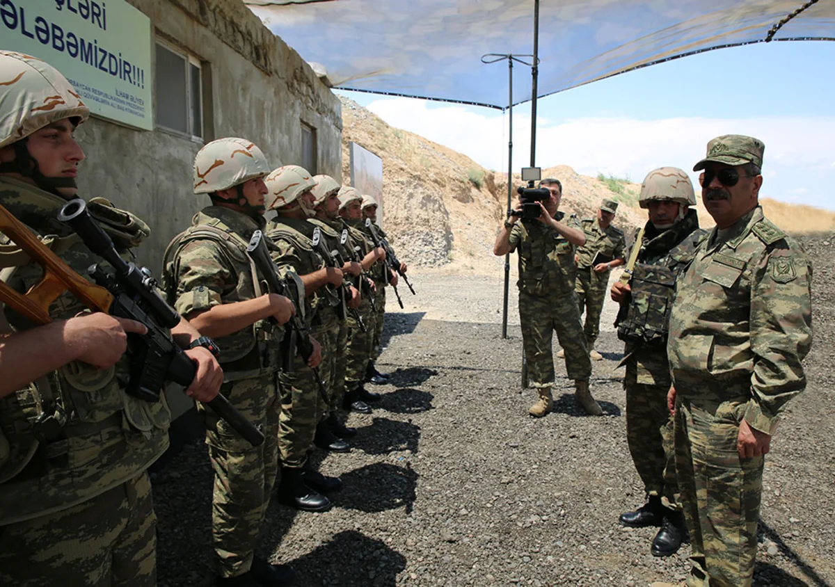 Müdafiə Nazirliyinin rəhbərliyi cəbhə bölgəsinə gedib