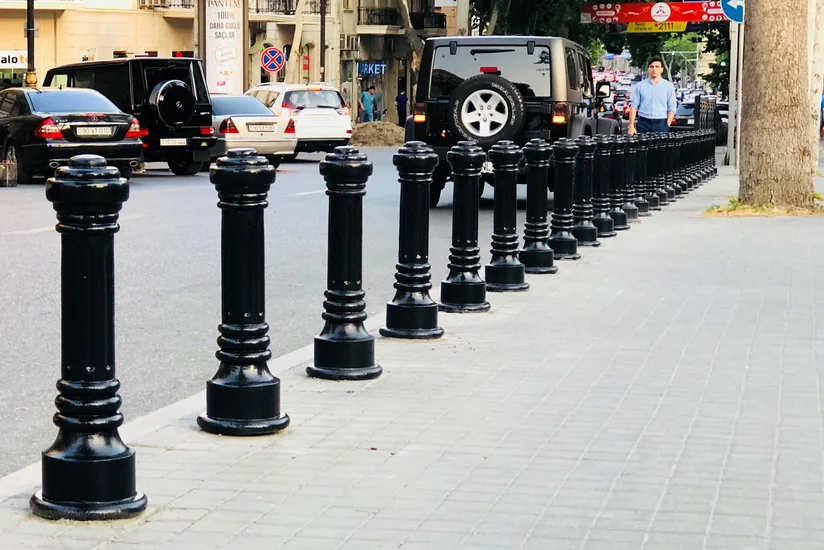 Bakı Nəqliyyat Agentliyi qoruyucu tumbaların quraşdırılmasına başlayıb