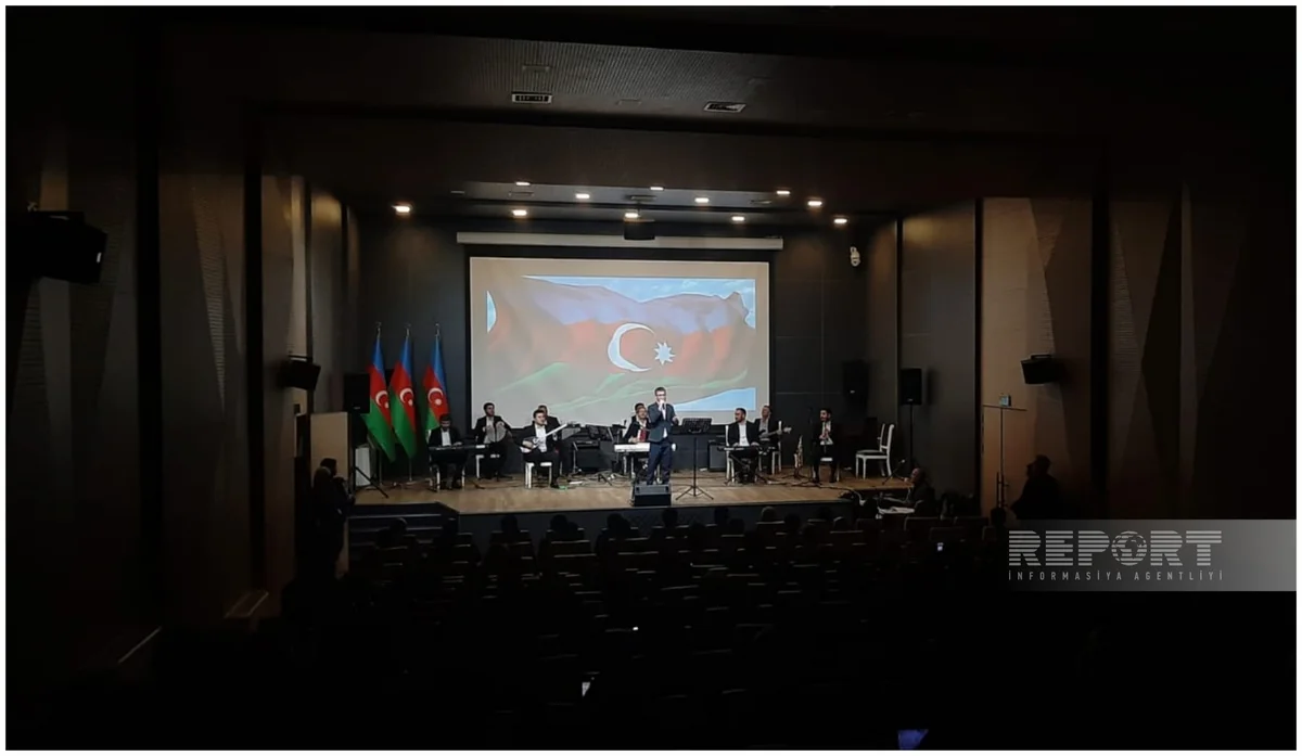 Gəncədə 9 Noyabr - Dövlət Bayrağı Günü münasibətilə konsert proqramı keçirilib
