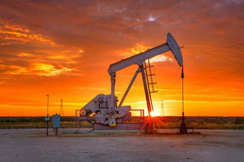 Цена азербайджанской нефти превысила 77 долларов