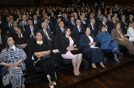 Azərbaycan Həmkarlar İttifaqları Konfederasiyası Sən elə bir zirvəsən adlı tədbir təşkil edib