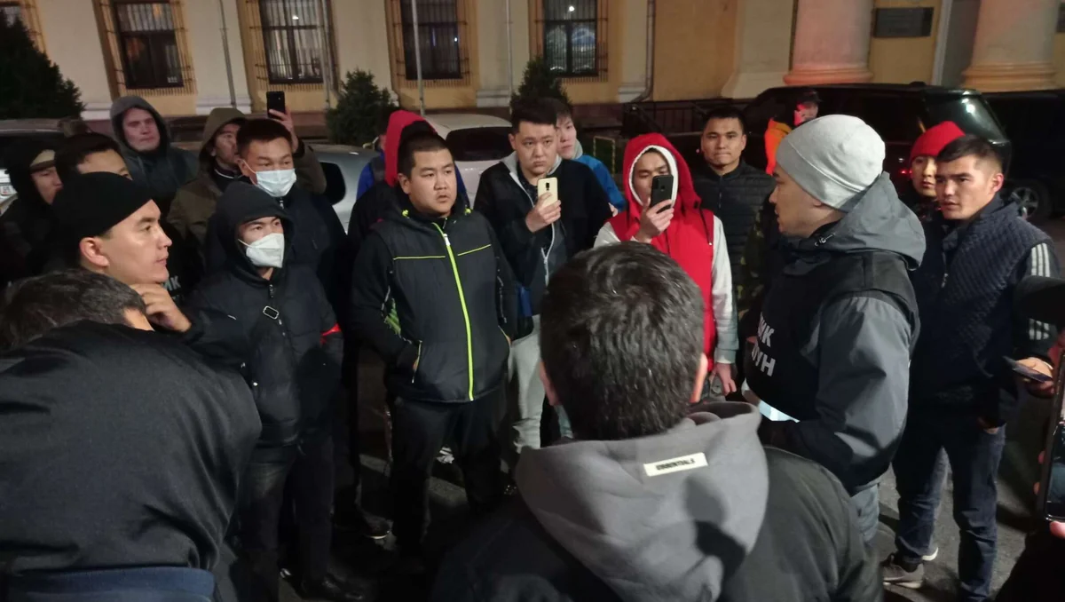 Qırğızıstanda kütləvi davada 29 nəfər zərər çəkib, silahlı şəxslər saxlanılıb