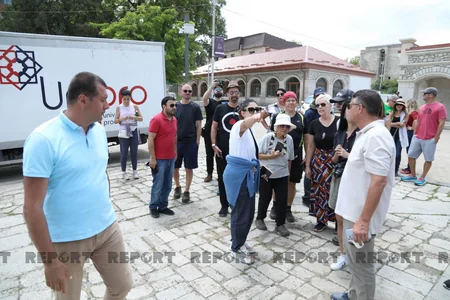 Зарубежные путешественники посетили Шушу