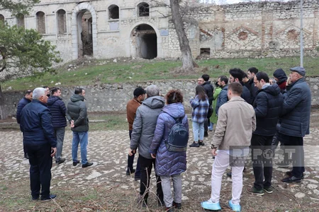İlk 40 turist Şuşaya yola düşüb