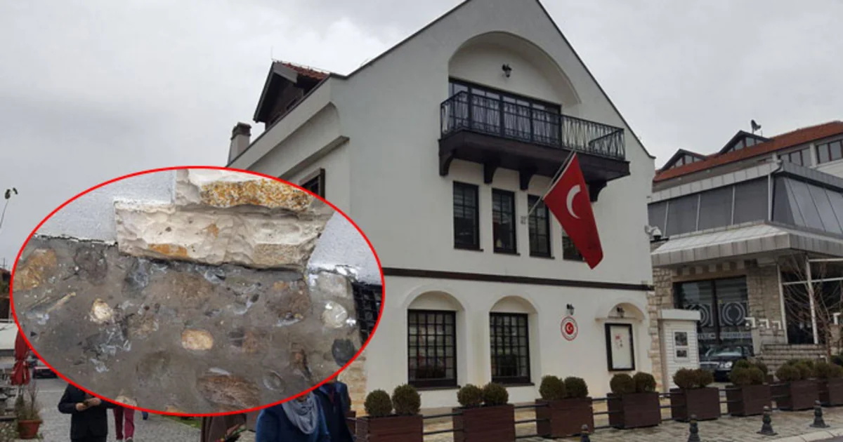 Совершена атака на здание Генконсульства Турции в Косово