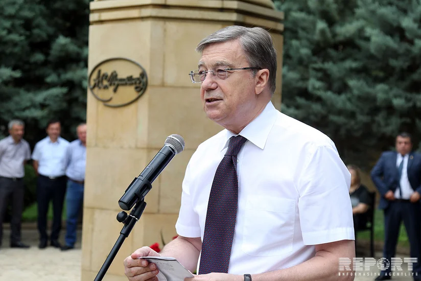 Дорохин: Памятник русскому поэту Александру Пушкину в Баку является символом азербайджано-российской дружбы - ФОТО