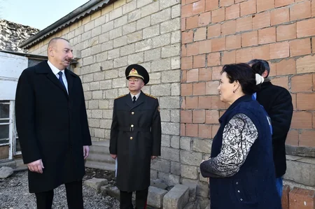 Prezident İlham Əliyev zəlzələ bölgəsinə gedib - FOTOLAR - YENİLƏNİB