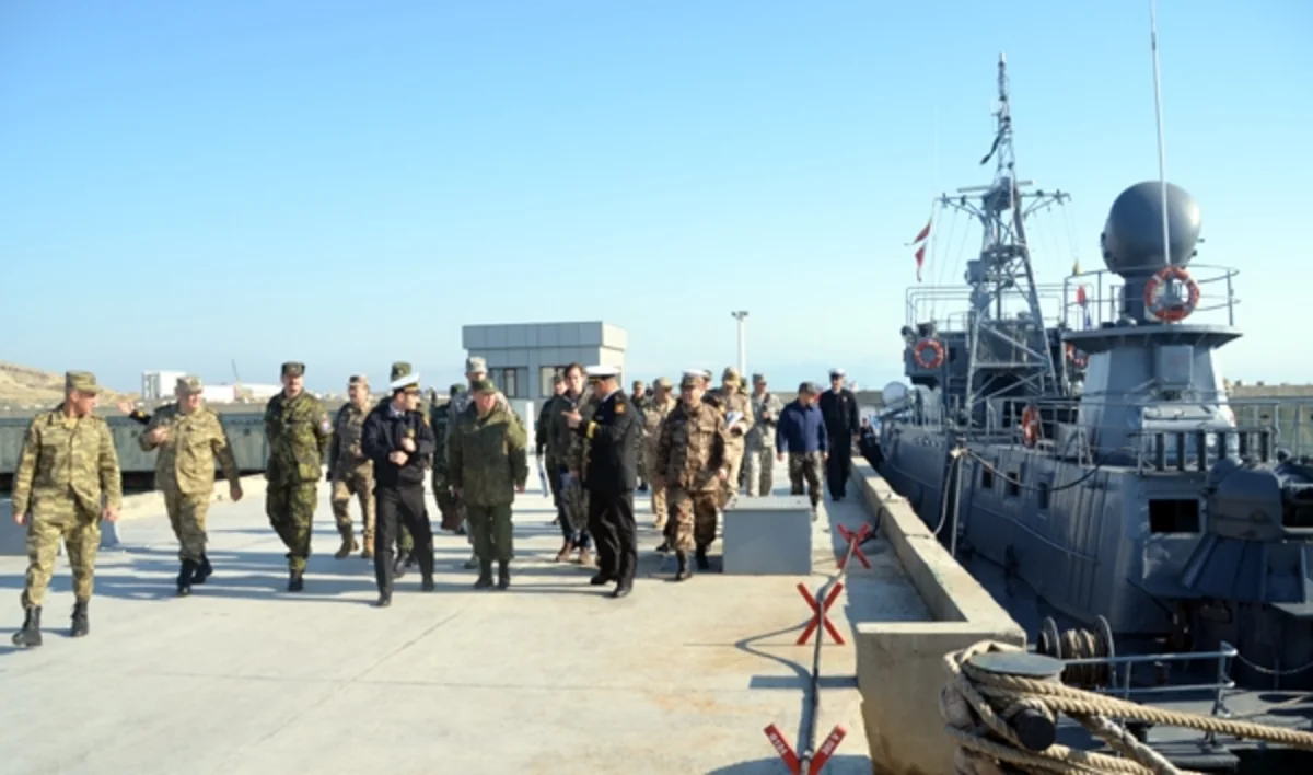Azərbaycandakı xarici hərbi attaşelər hərbi hissəni ziyarət ediblər