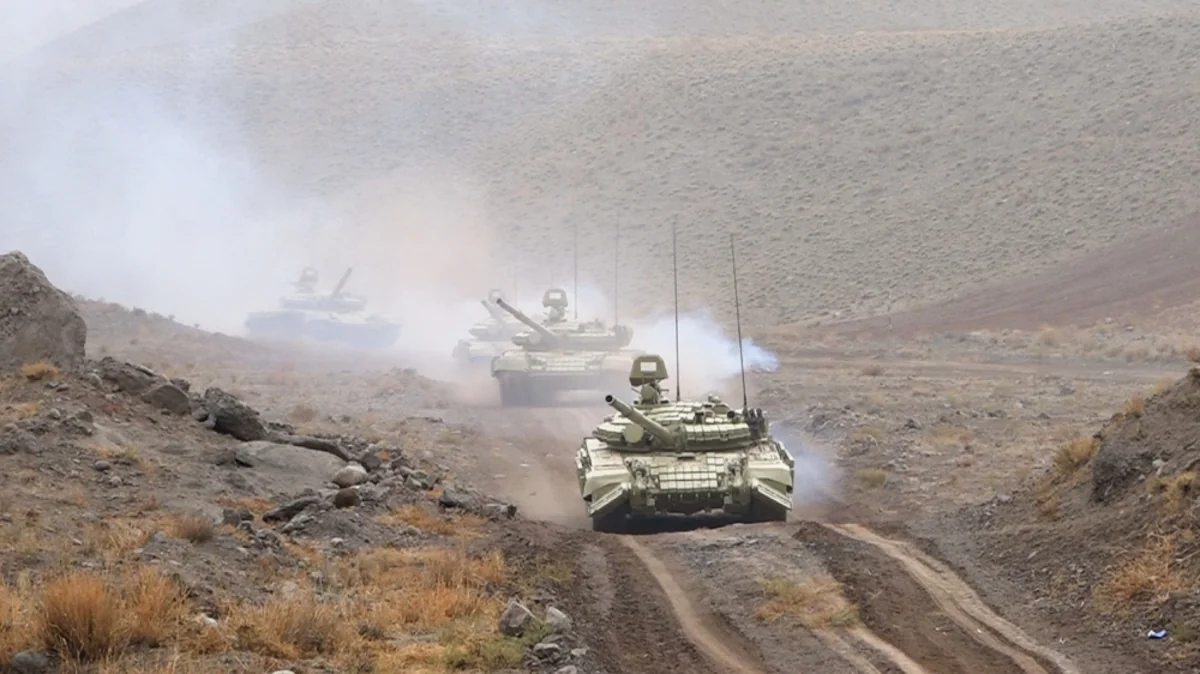 Азербайджанская армия провела в Нахчыване тактические учения с боевой стрельбой
