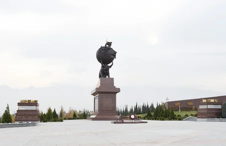 President Ilham Aliyev visits memorial complex People's memory’ in Ashgabat