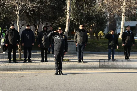 Xocalı soyqırımı qurbanlarının xatirəsi bir dəqiqəlik sükutla yad edilib