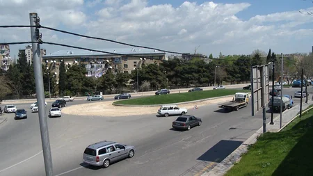 Sabunçu rayonunda yollar və səkilər genişləndirilir - FOTO