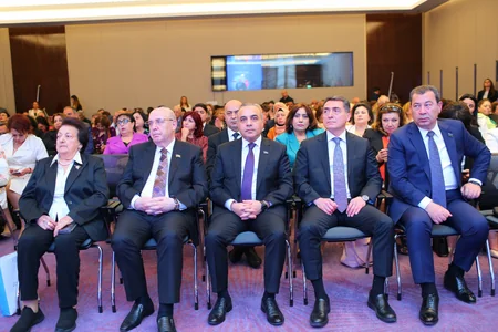 Heydər Əliyevin 100 illik yubileyinə həsr olunan “Müstəqil Azərbaycanın Banisi” adlı konfrans keçirilib