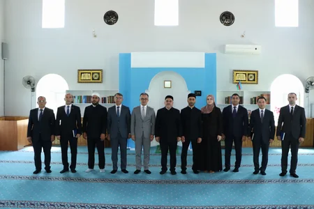 Dövlət Komitəsinin sədri Ağsu şəhərində məscidlərin fəaliyyəti ilə tanış olub