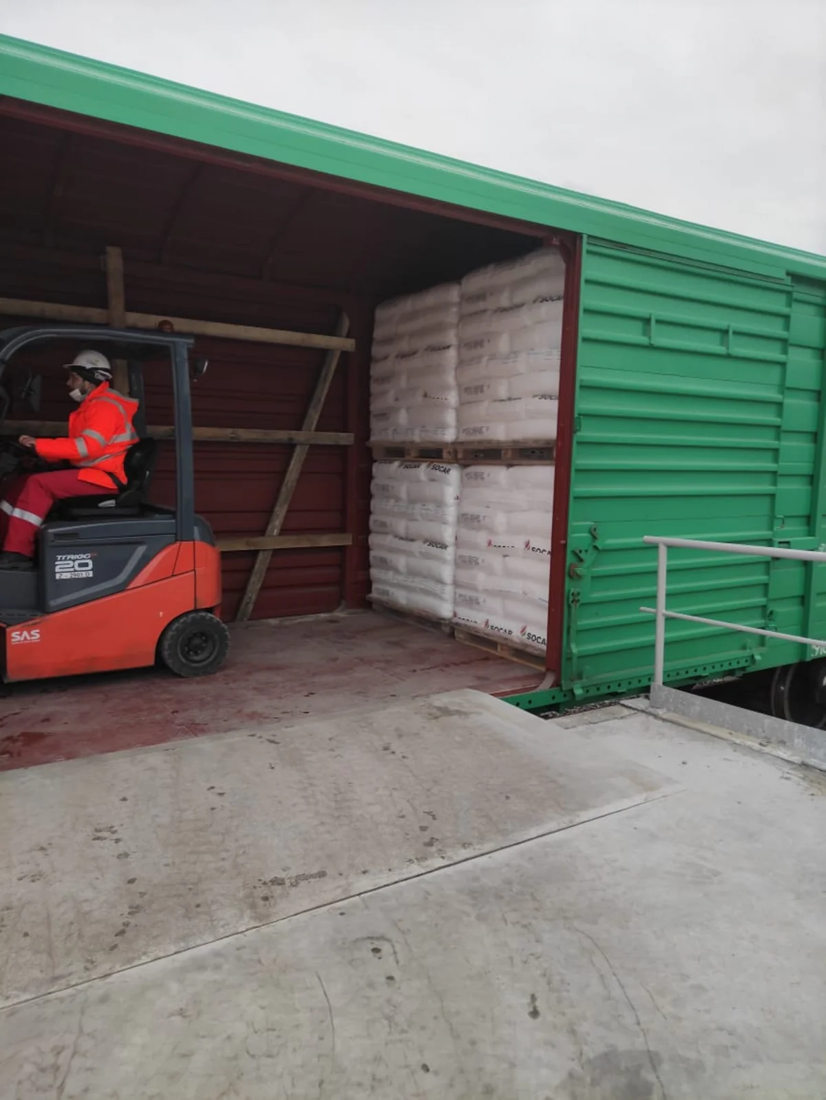 ADY Express SOCAR Polymerin məhsullarını iki ölkəyə nəql edir