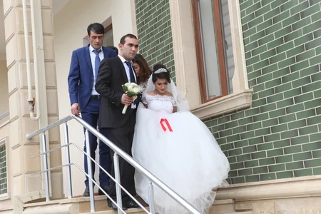 Məzun evində mənzillə təmin edilən kimsəsiz gənclər üçün toy mərasimi keçirilib